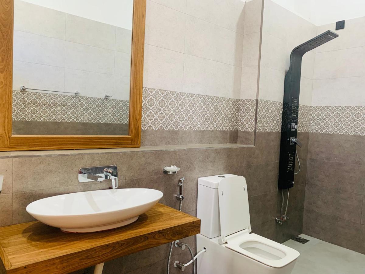Kavin Beach Hotel Hikkaduwa Eksteriør bilde